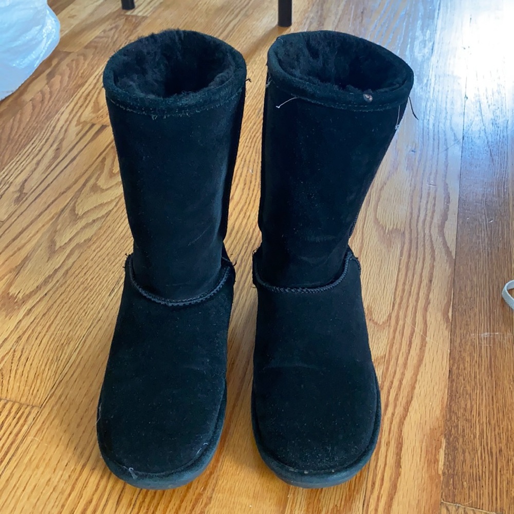 BearPaw black Fluffy Boots Size 8